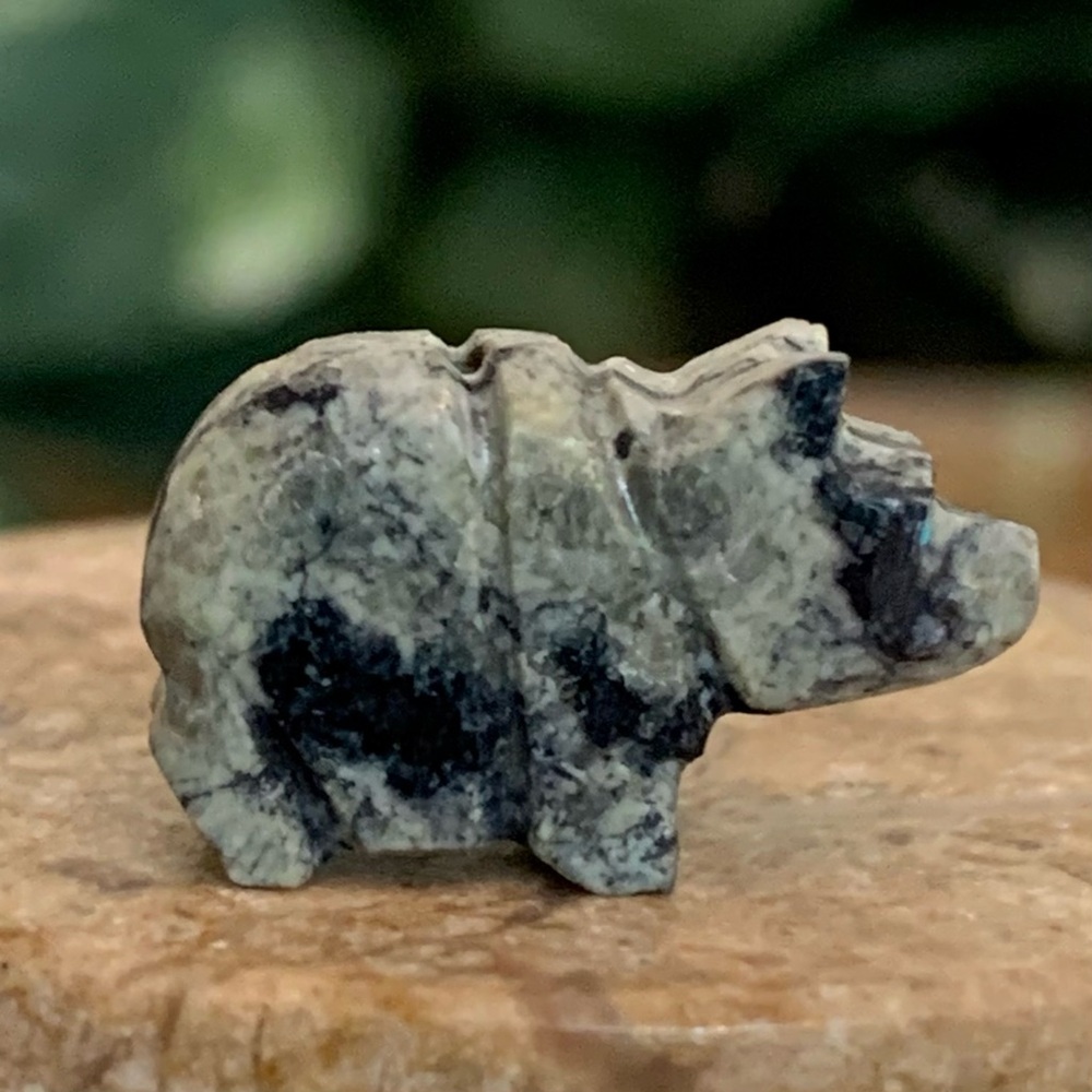 Native American Style Zuni Bear Fetish Bead Drilled Stone Mini Animal Carving .8 - Picture 2 of 14